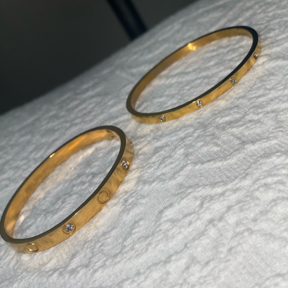 Bracelets - Picture 2 of 5